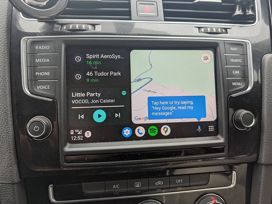 Automatische activering van Apple CarPlay/Android voor Discover Pro